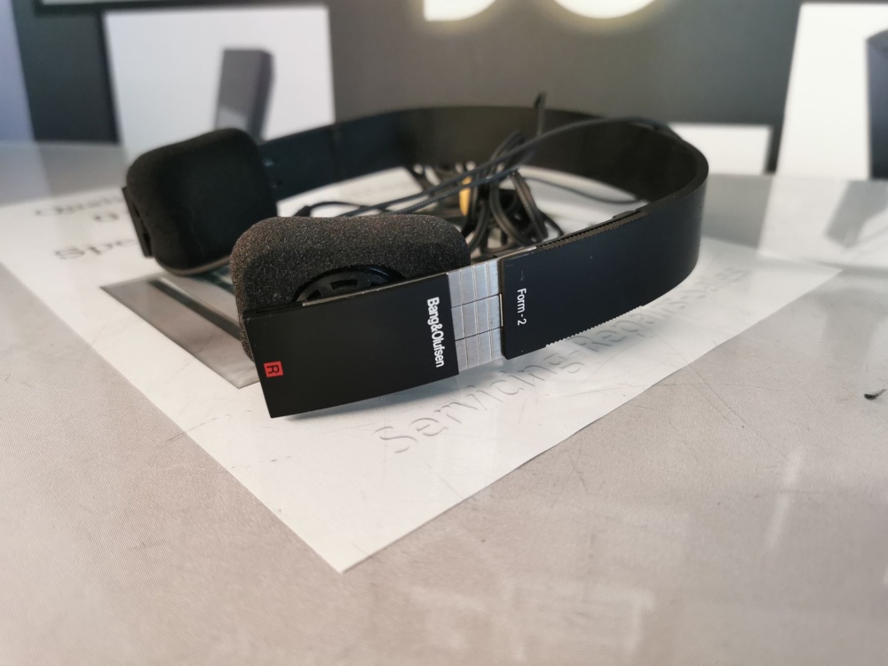 FORM 2 HEADPHONES - Quality Dream Audio